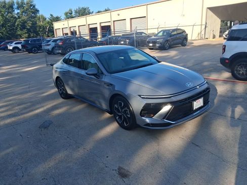 Used 2025 Hyundai Sonata SEL FWD image 6