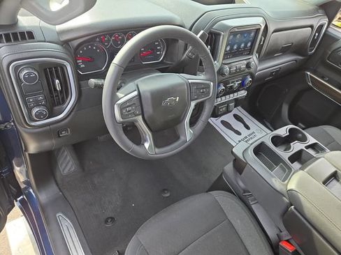 Used 2022 Chevrolet Silverado 1500 RST w/ LPO, Blackout Package RWD image 10