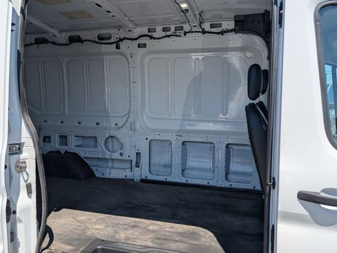 Used 2023 Ford Transit 250 Medium Roof AWD image 10