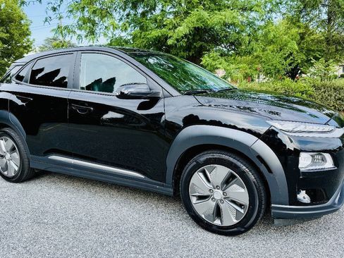 Used 2021 Hyundai Kona Limited w/ Cargo Package FWD image 3