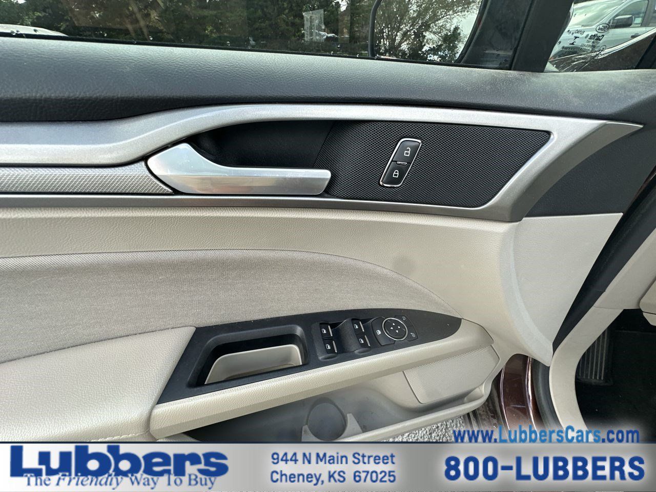 Used 2019 Ford Fusion SE FWD image 13