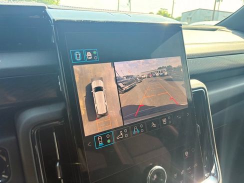Used 2026 GMC Yukon XL AT4 w/ AT4 Premium Plus Package AWD/4WD image 17