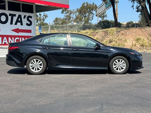 Used 2025 Toyota Camry LE image 6