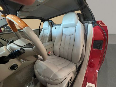 Used 2004 Cadillac XLR RWD image 10