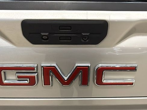 Used 2022 GMC Sierra 1500 SLT w/ SLT Premium Plus Package image 9