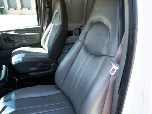 Used 2007 Chevrolet Express 1500 RWD image 20