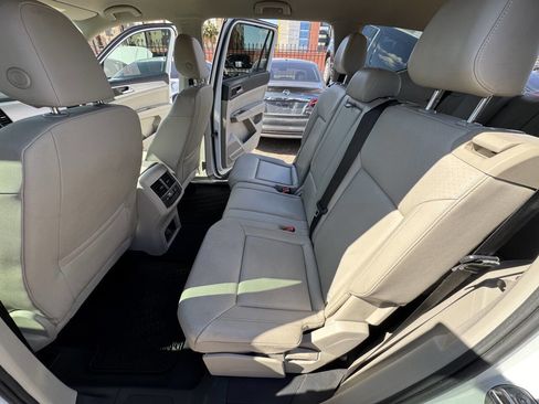 Used 2019 Volkswagen Atlas SE image 12