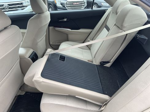 Used 2013 Toyota Camry XLE w/ Convenience Pkg FWD image 13