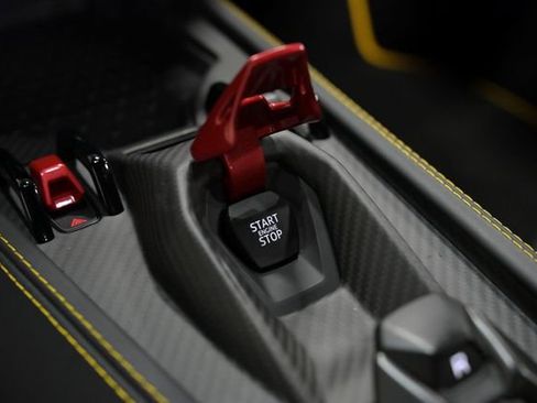 Used 2024 Lamborghini Revuelto AWD/4WD image 52