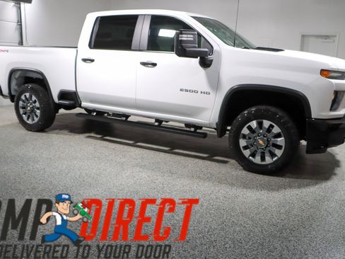 Used 2023 Chevrolet Silverado 2500 Custom w/ Custom Convenience Package image 6