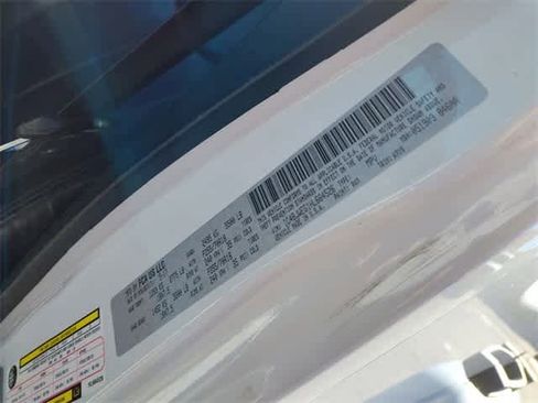 Used 2017 Jeep Wrangler Unlimited Sahara w/ Connectivity Group image 27