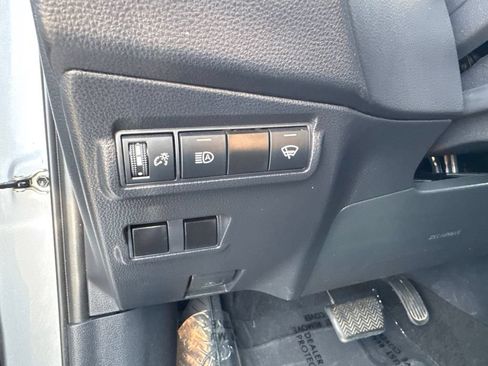 Used 2025 Toyota Corolla Cross LE AWD/4WD image 25