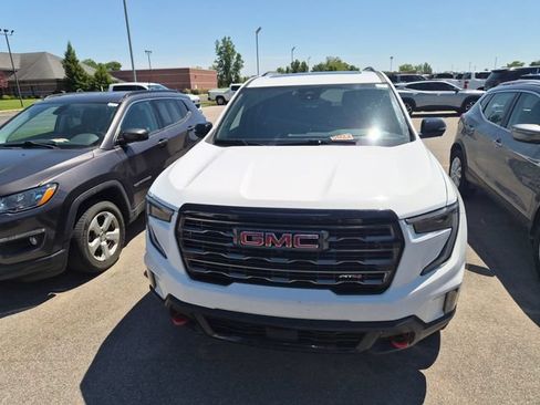 Used 2024 GMC Acadia AT4 w/ Luxury Package AWD/4WD image 2