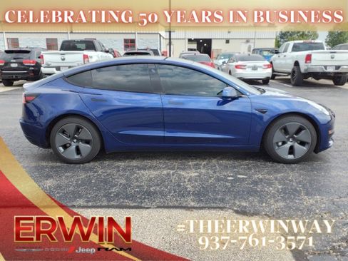 Used 2021 Tesla Model 3 Standard Range Plus image 2