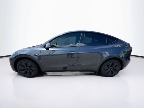 Used 2025 Tesla Model Y Long Range RWD image 2
