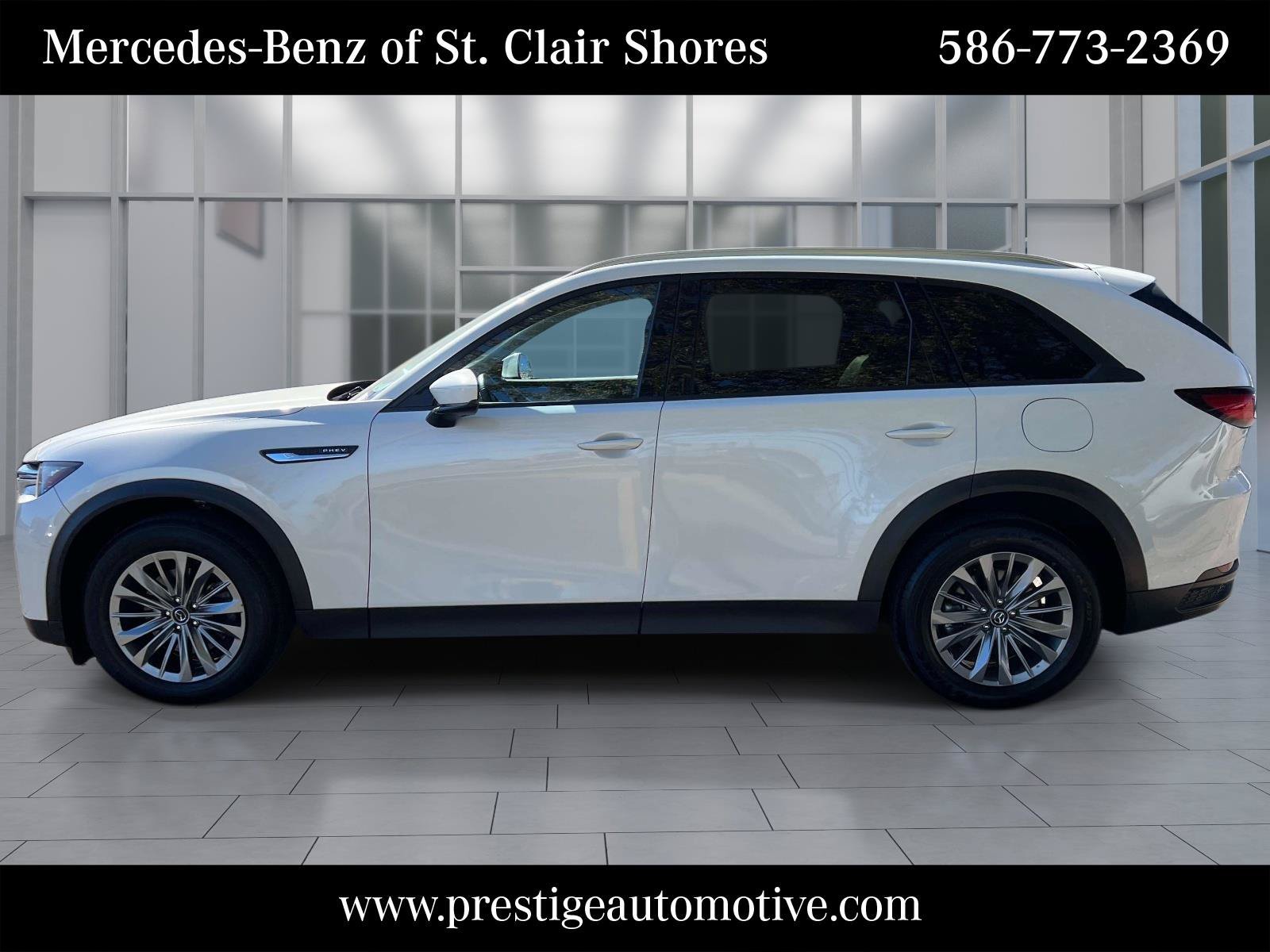 Used 2024 MAZDA CX-90 Plug-In Hybrid w/ Preferred AWD/4WD image 2
