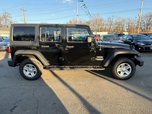 Used 2013 Jeep Wrangler Unlimited Sport AWD/4WD image 10