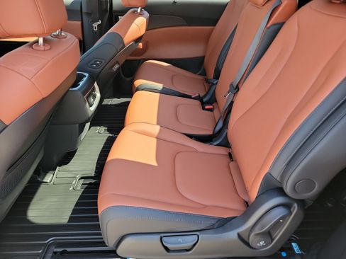 New 2026 Kia Carnival SX FWD image 6