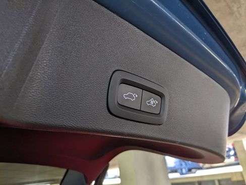 Certified 2024 Volvo XC40 B5 Plus w/ Climate Package AWD/4WD image 29