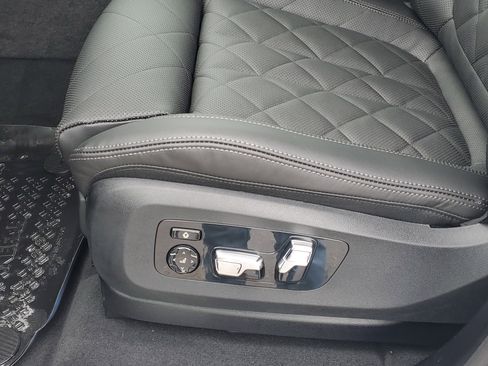 New 2026 BMW X7 xDrive40i w/ Premium Package image 9