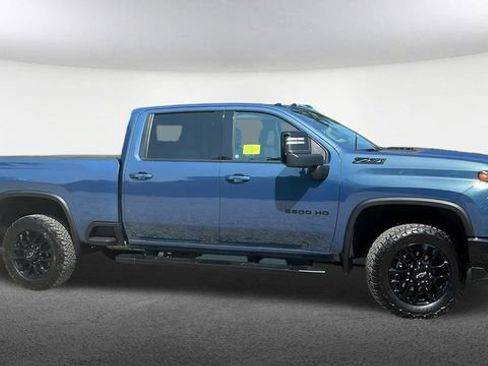 Used 2025 Chevrolet Silverado 2500 LTZ w/ LTZ Plus Package AWD/4WD image 17