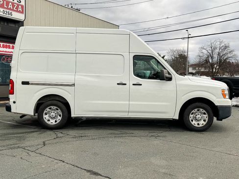 Used 2020 Nissan NV 2500 SV image 3