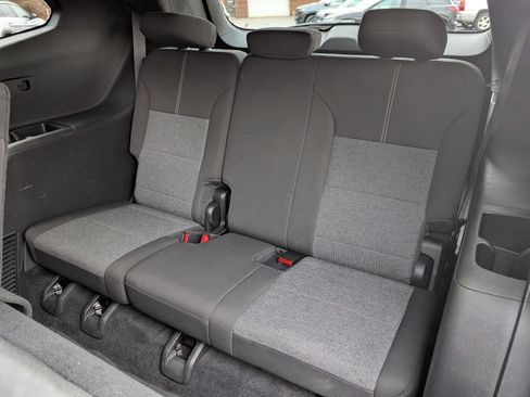 Used 2025 GMC Acadia Elevation image 18