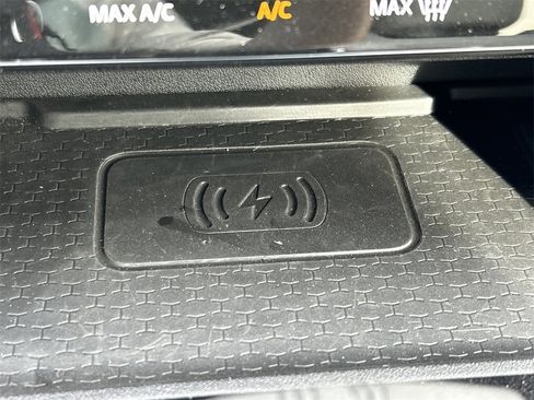 Used 2024 Jaguar F-PACE R-Dynamic S image 35