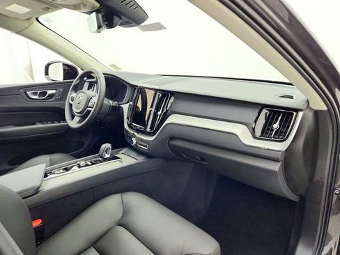 Certified 2025 Volvo XC60 B5 Plus image 17