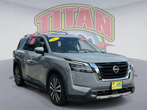 Certified 2022 Nissan Pathfinder Platinum w/ Cargo Package AWD/4WD image 1