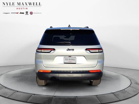 New 2025 Jeep Grand Cherokee L Altitude image 15