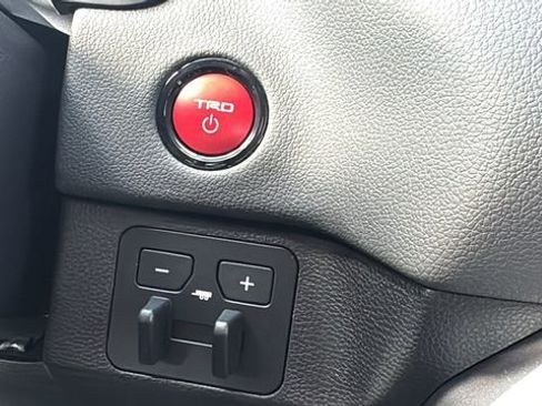 New 2025 Toyota Tundra Limited AWD/4WD image 19