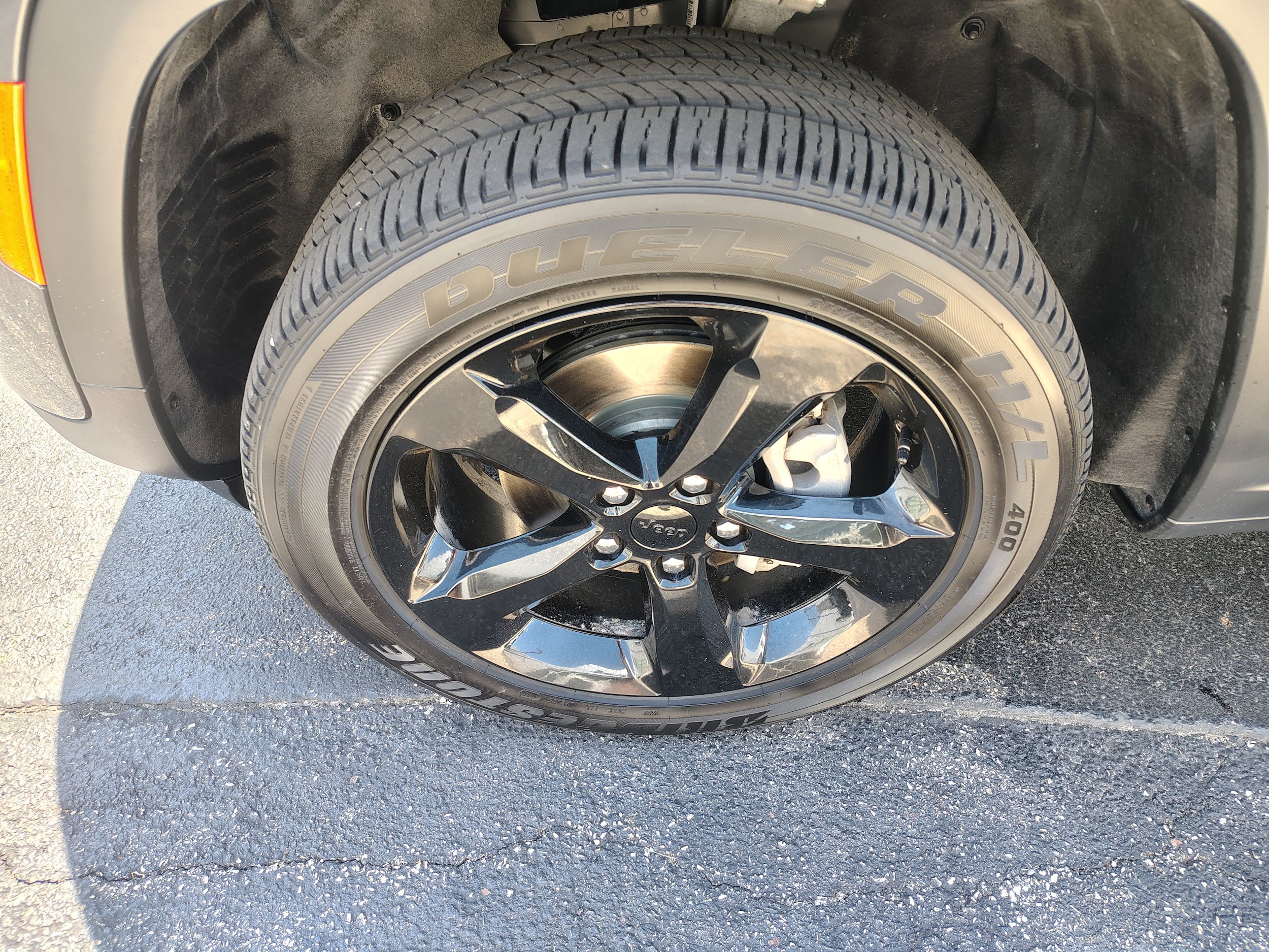 Certified 2025 Jeep Grand Cherokee Altitude AWD/4WD image 5