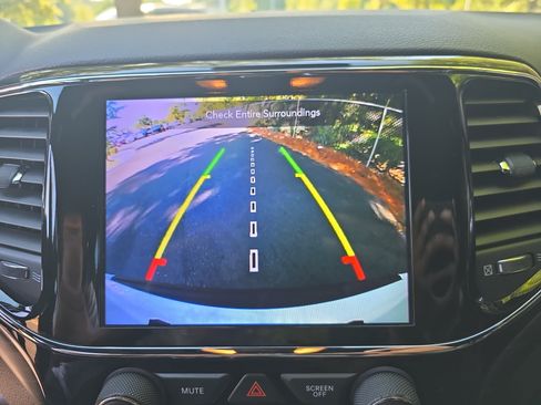 Used 2020 Jeep Grand Cherokee Altitude RWD image 24