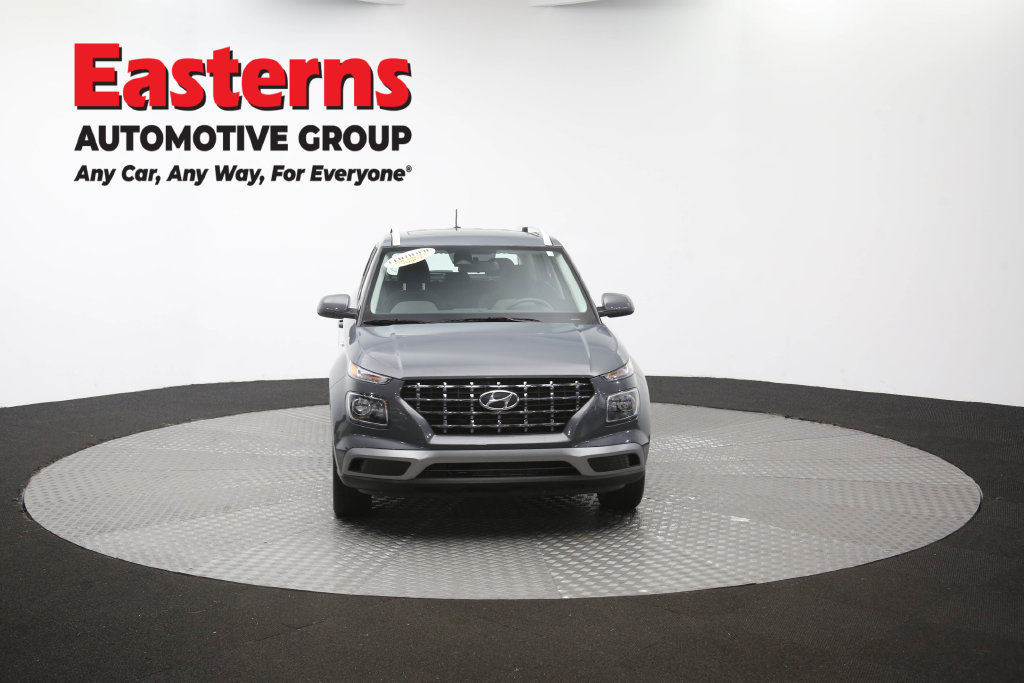 Used 2025 Hyundai Venue SEL FWD image 53