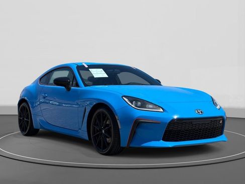 Used 2022 Toyota GR86 Premium RWD image 4