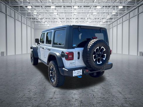 Used 2025 Jeep Wrangler Unlimited Rubicon 4xe w/ Safety Group AWD/4WD image 5