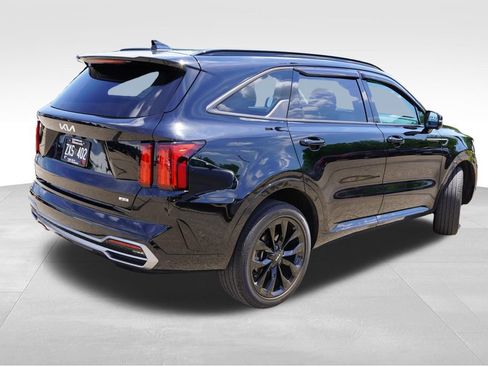 Certified 2023 Kia Sorento SX AWD/4WD image 3