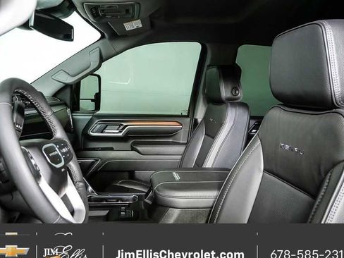 Used 2025 GMC Sierra 2500 Denali image 6