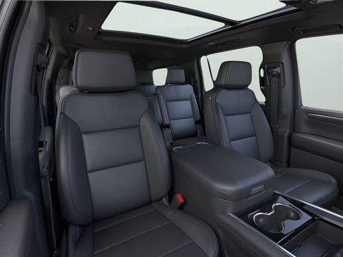 New 2026 Chevrolet Suburban RST RWD image 10