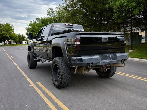 Used 2018 GMC Sierra 2500 Denali w/ Duramax Plus Package AWD/4WD image 3