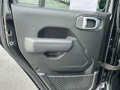 Used 2024 Jeep Gladiator Mojave w/ Technology Group image 22