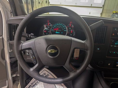 Used 2019 Chevrolet Express 3500 LT w/ LT Preferred Equipment Group image 18