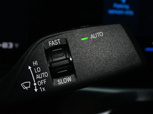 Used 2023 BMW M2 w/ Lighting Package RWD image 28
