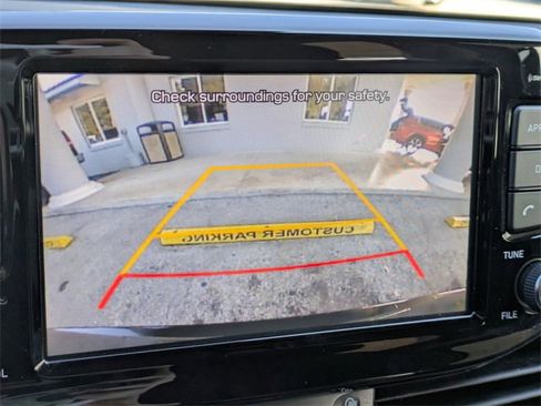 Used 2018 Hyundai Elantra GT image 21