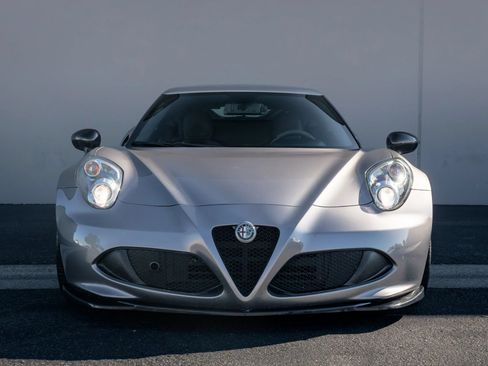 Used 2015 Alfa Romeo 4C Coupe w/ Leather Interior Group RWD image 4