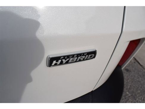 Used 2022 Ford Escape Titanium image 5