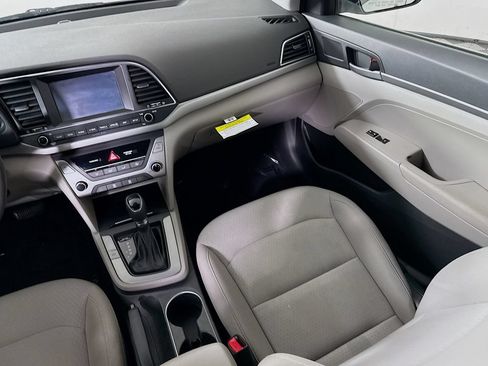 Used 2018 Hyundai Elantra SE w/ SE Connectivity Package 04 FWD image 24