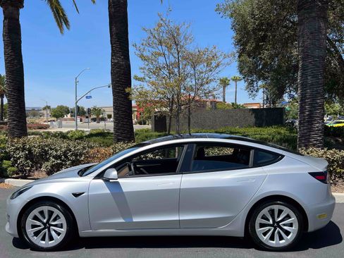 Used 2021 Tesla Model 3 Long Range AWD/4WD image 18