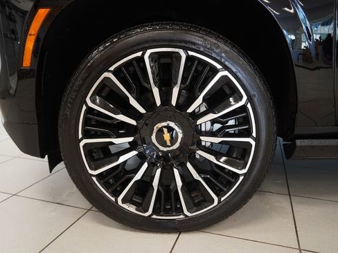 New 2026 Chevrolet Tahoe High Country AWD/4WD image 18